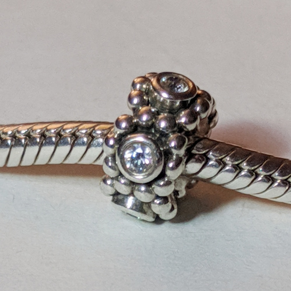 Pandora Her Majesty Charm